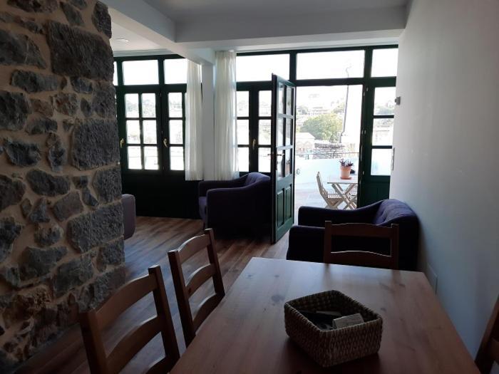 Apartamentos El Muelle 코밀라스 외부 사진