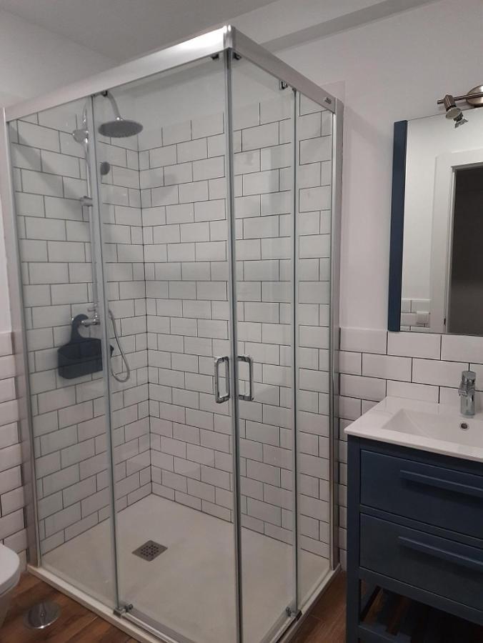 Apartamentos El Muelle 코밀라스 외부 사진