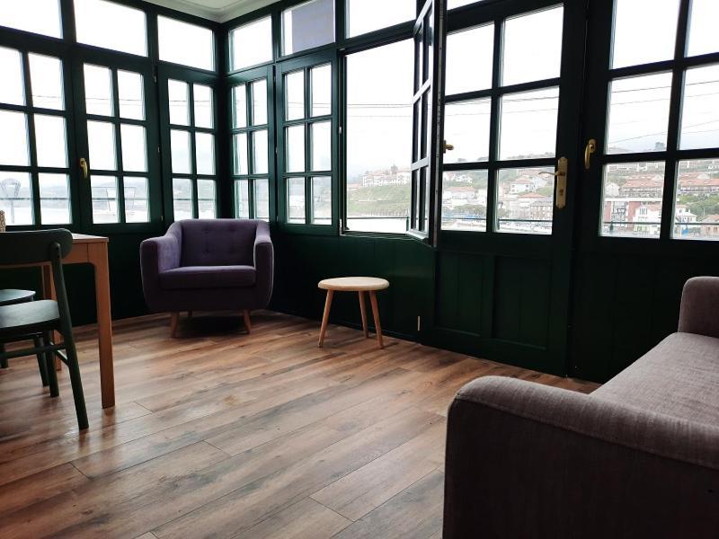 Apartamentos El Muelle 코밀라스 외부 사진